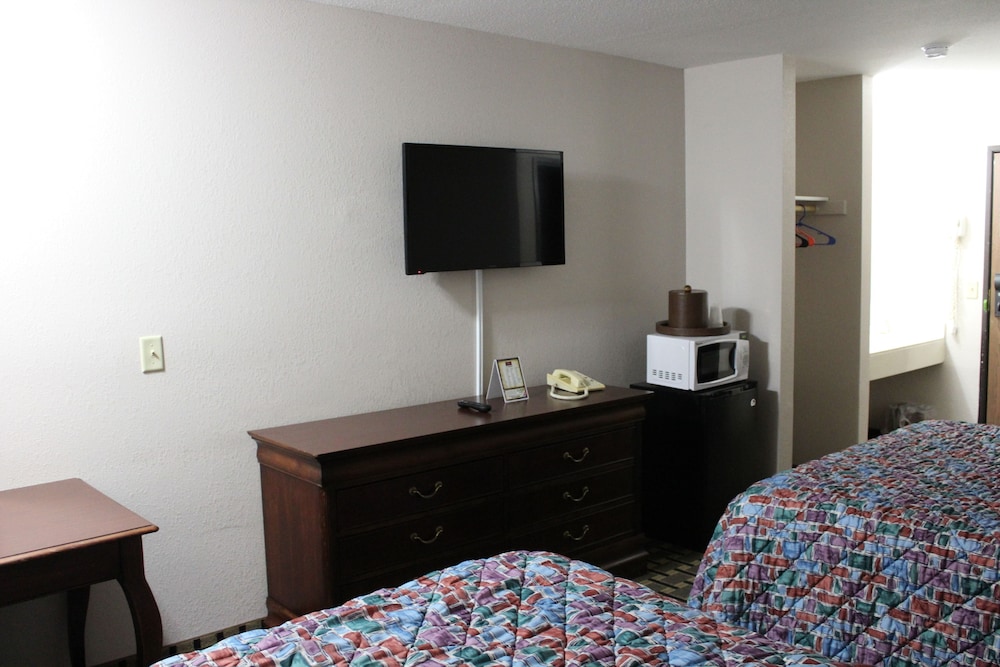 Coratel Inn and Suites Maple Grove 10/50