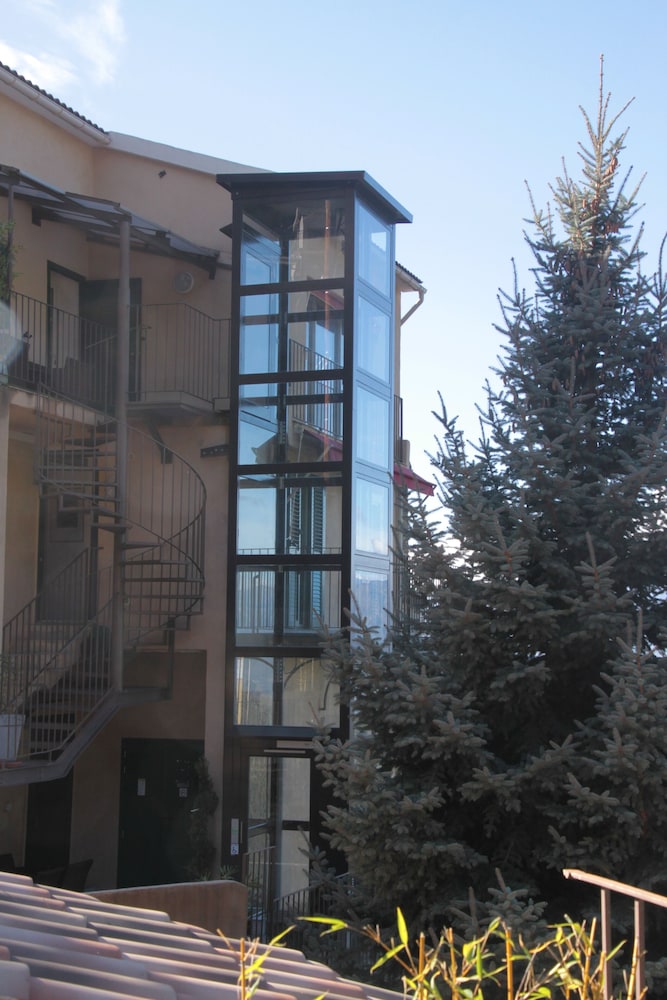 Casa Di Lucia 1/50