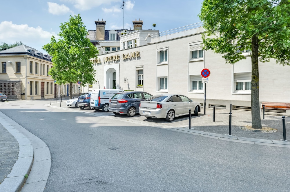 HOTEL NOTRE DAME 39/47