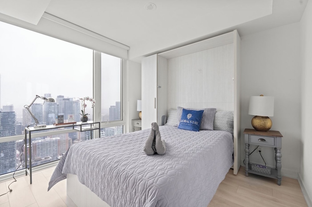 Teahouse Condos in Downtown Toronto 13/50