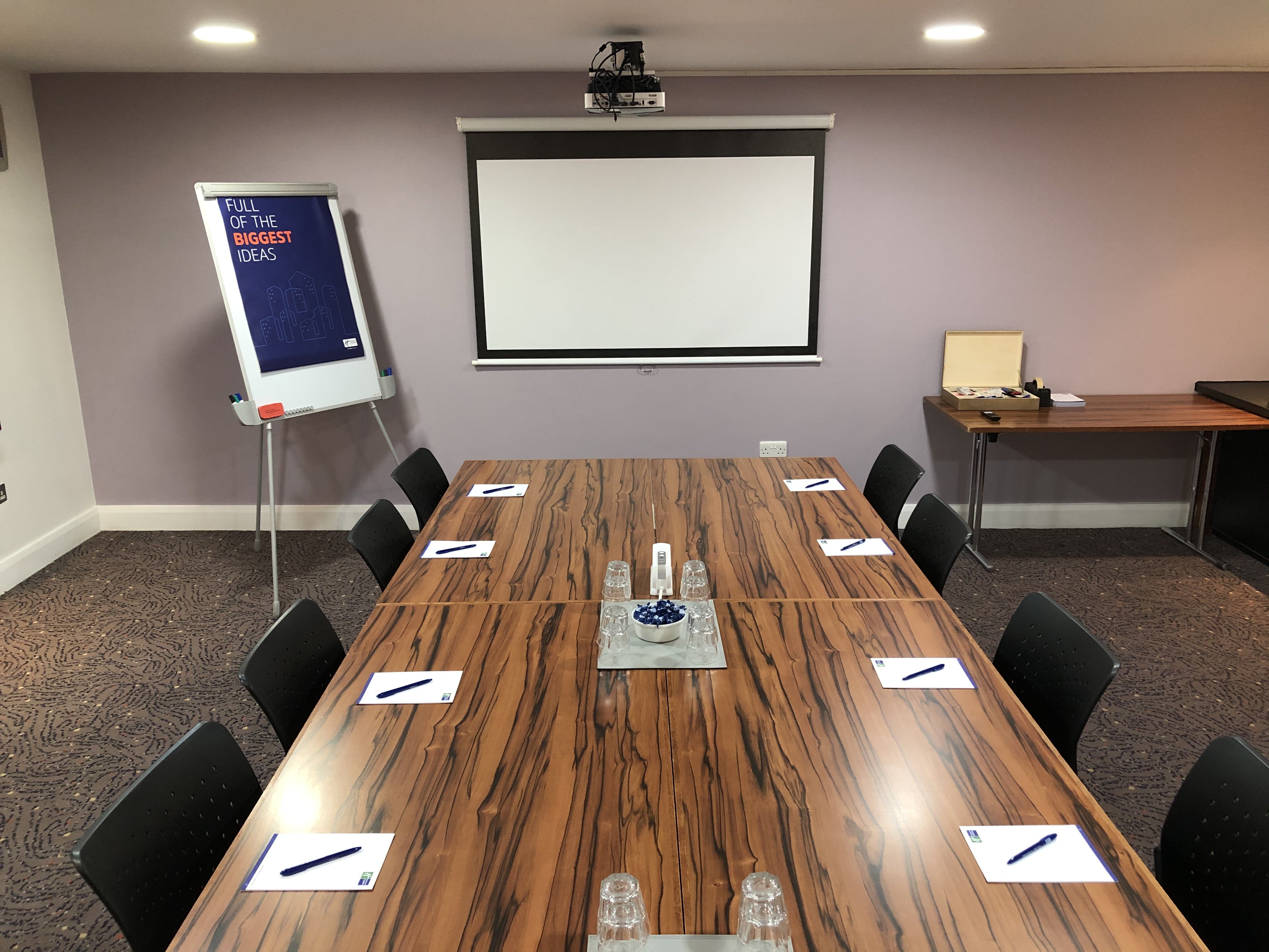 Holiday Inn Express Gatwick Crawley 34/50