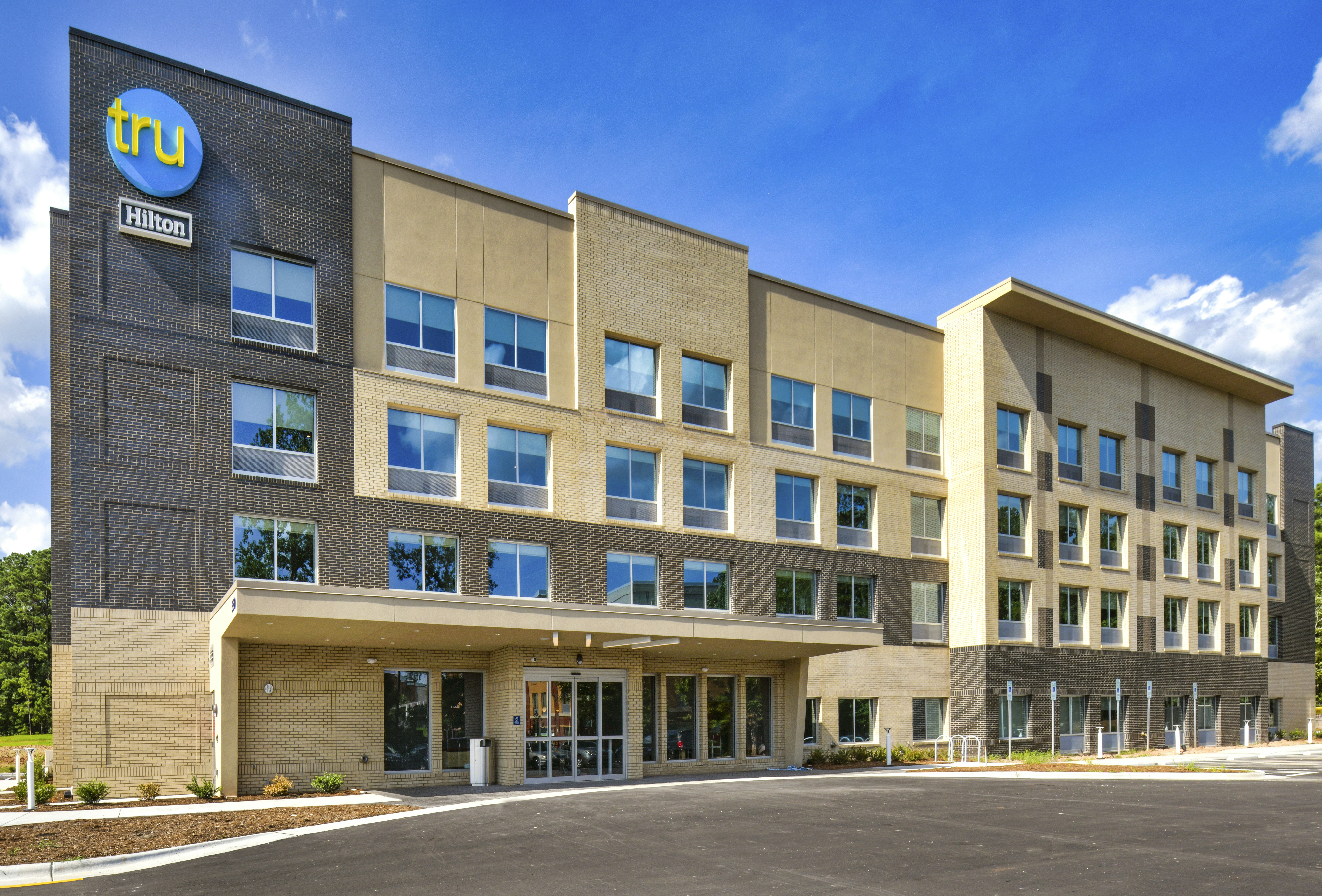 Tru By Hilton Raleigh Durham Airport 50/51