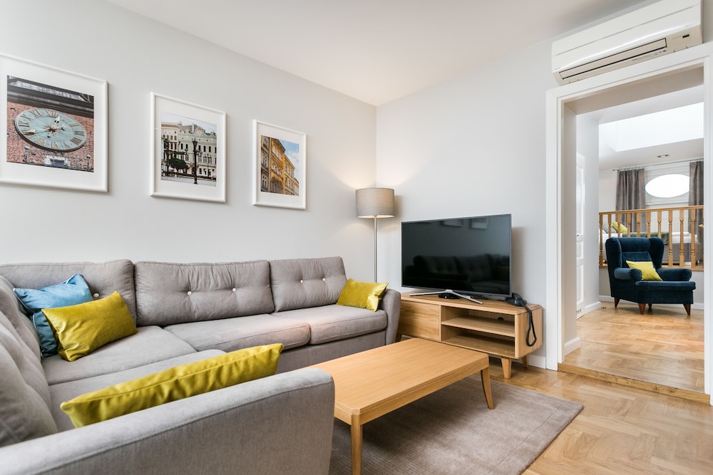 Venetian House Market Square Aparthotel 27/47