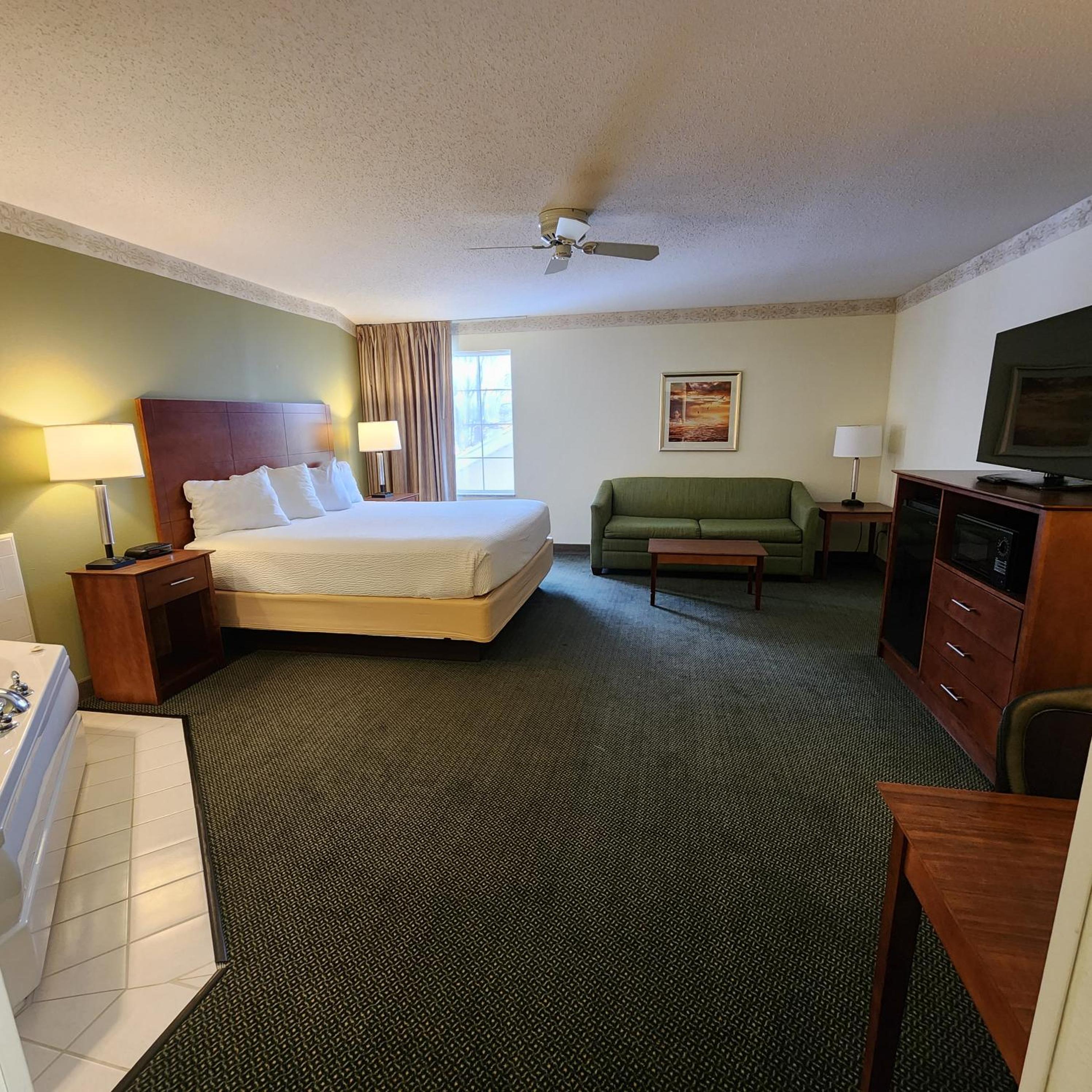 Deluxe, King Bed