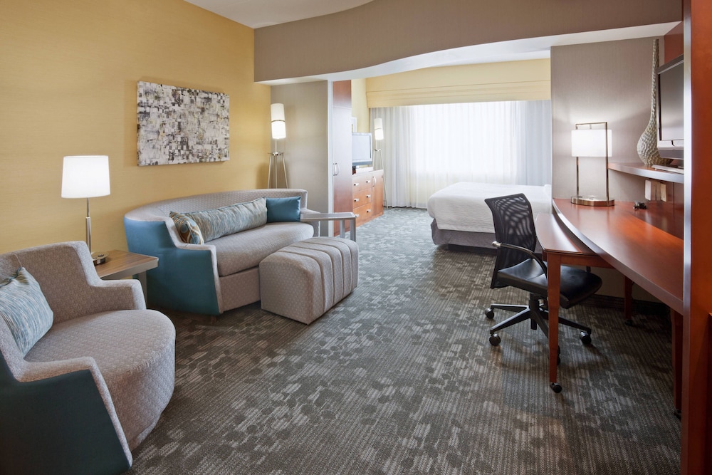 Courtyard by Marriott Minneapolis Maple Grove/Arbor Lakes 40/70