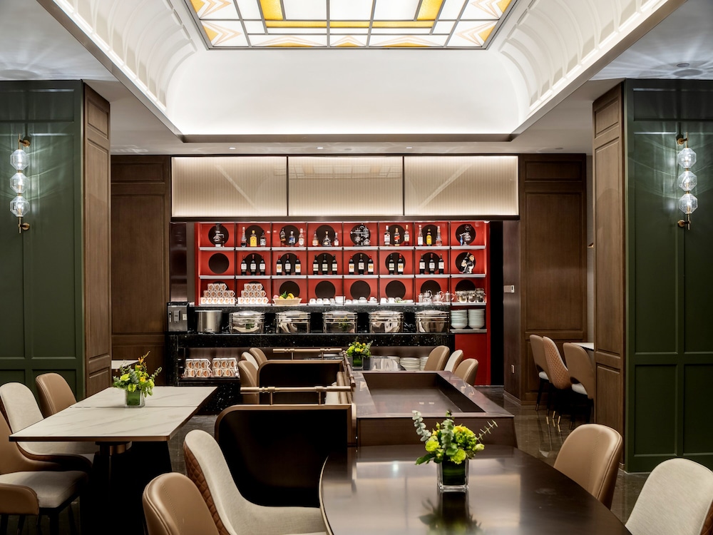 Shanghai Hotel 27/50