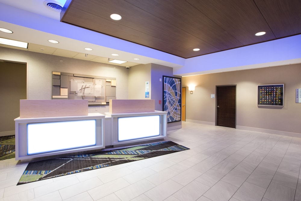 Holiday Inn Express Hastings 8/57