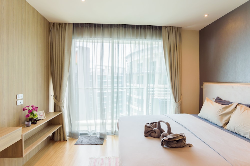 Sky Walk Residences (Ex. Bangkok Sky Walk) 11/73
