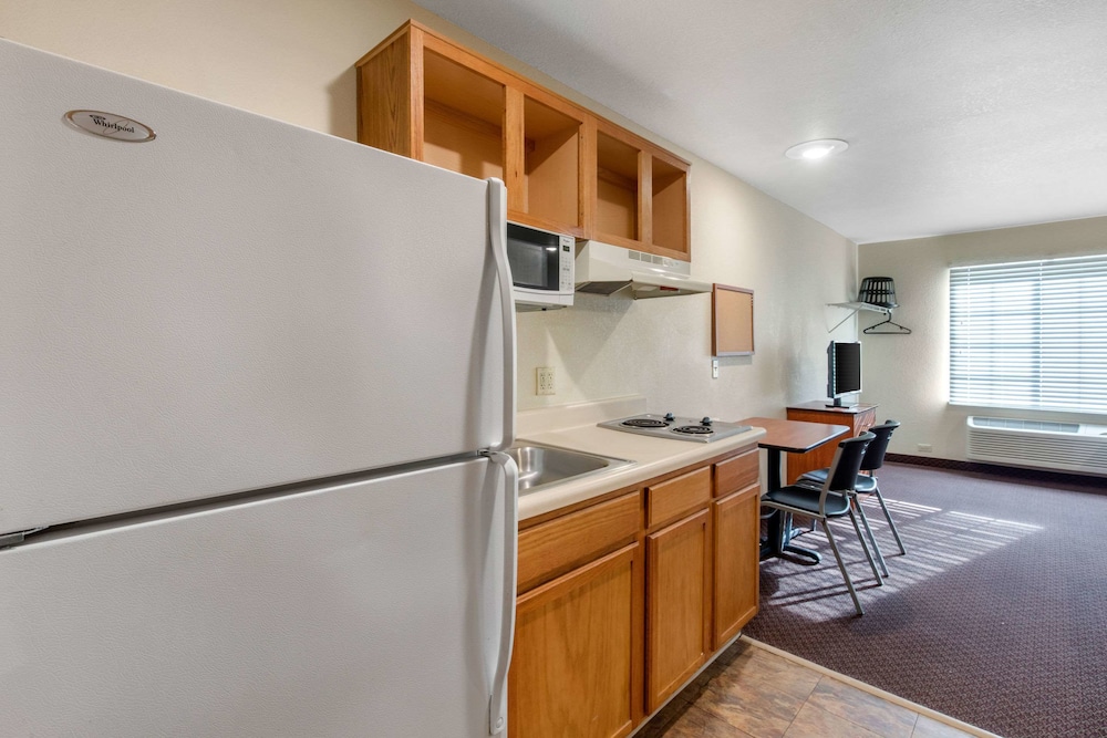 Suburban Studios Huntsville University Area 43/43