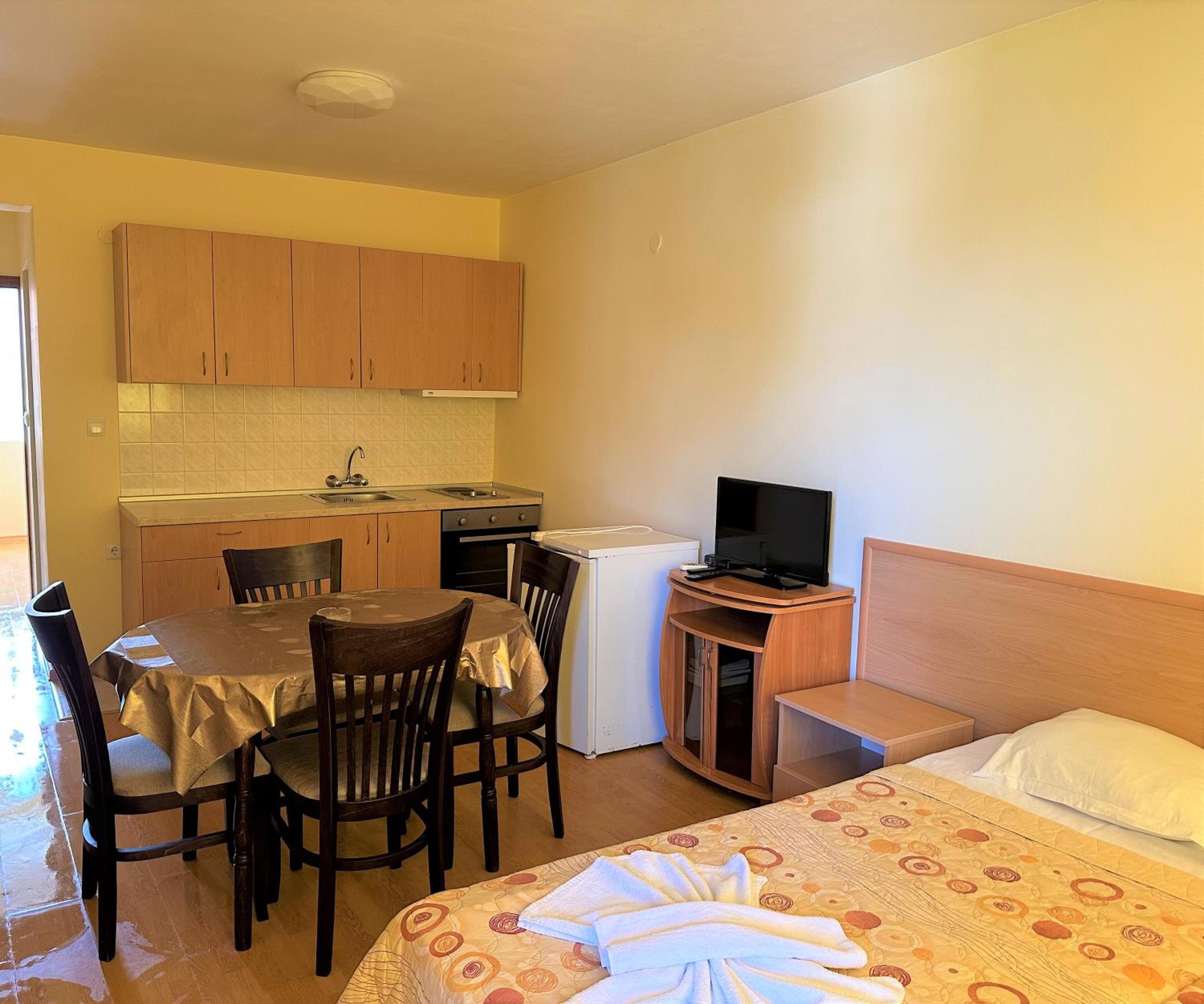 Bravo 1 Aparthotel 12/24