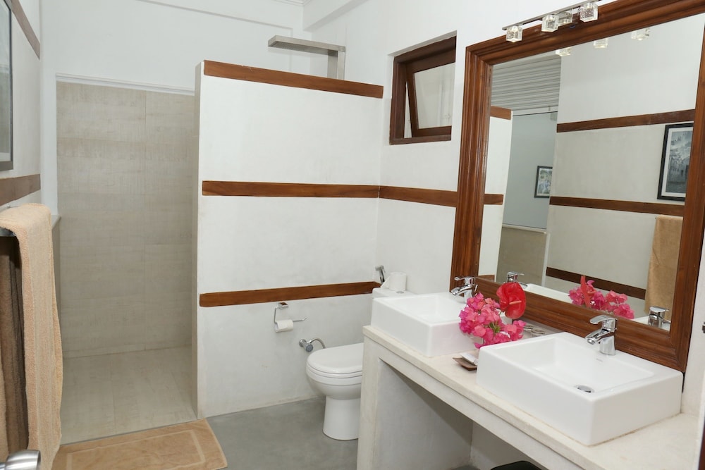 Sea World Boutique Hotel 49/50