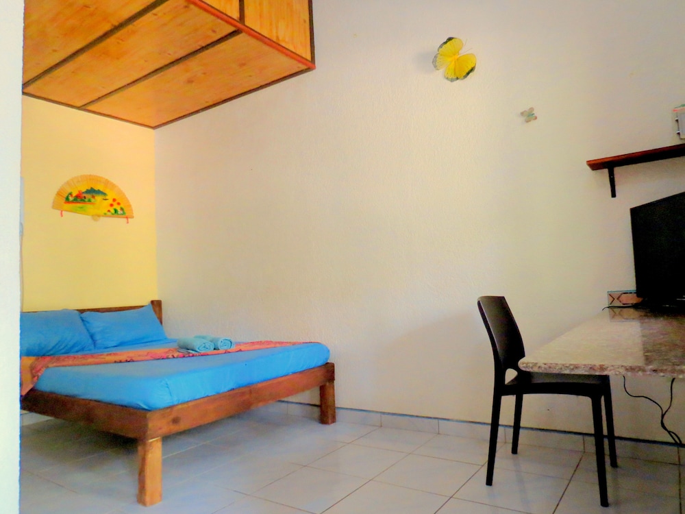Alonaland Resort Apartelle 18/50