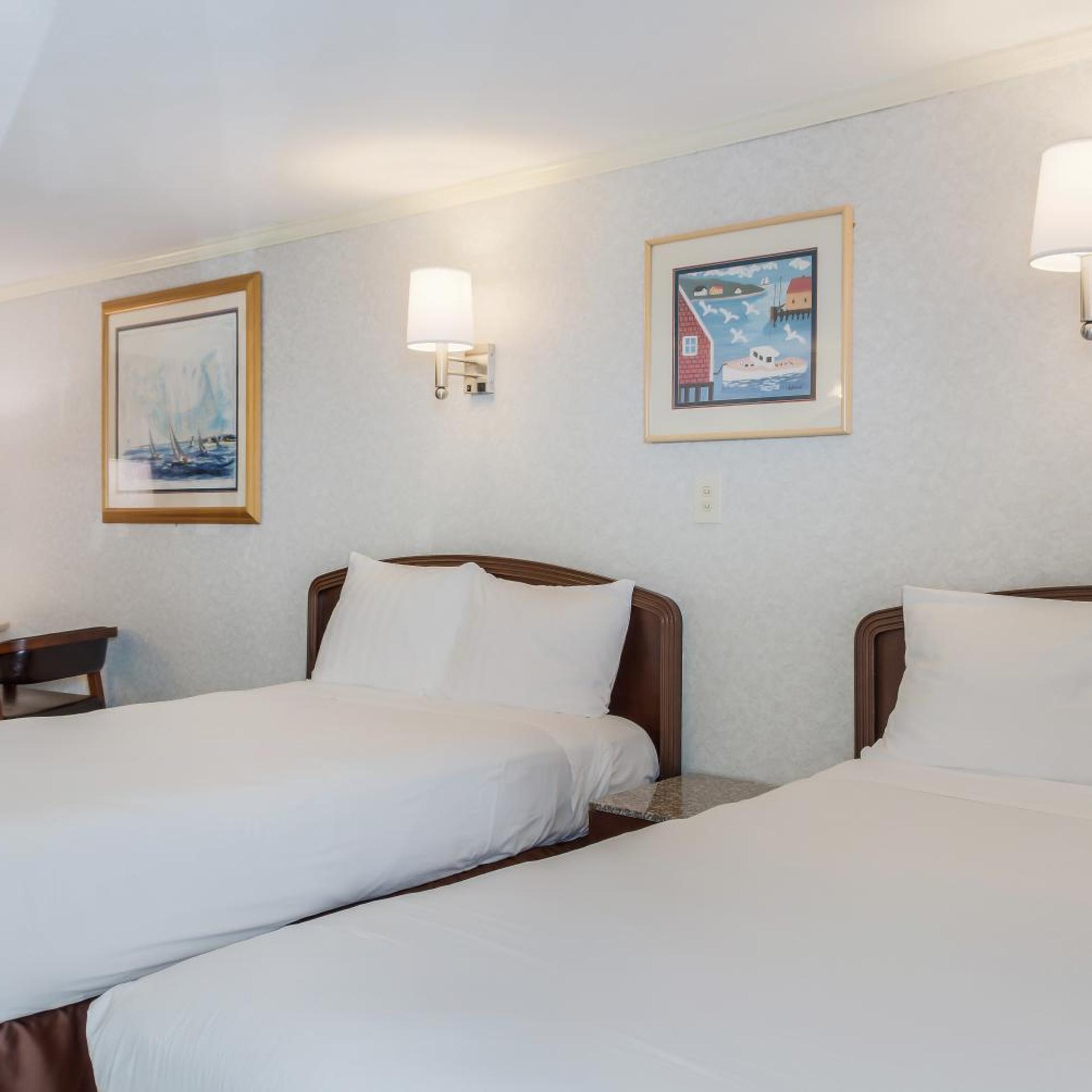 غرفة ديلوكس بسرير مزدوج، Americas Best Value Inn Suites Hyannis Cape Cod 2/9
