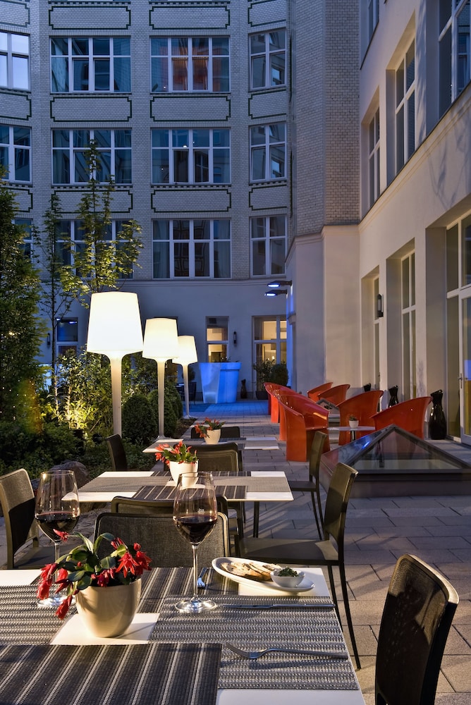 Adina Apartment Hotel Berlin Checkpoint Charlie 61/64