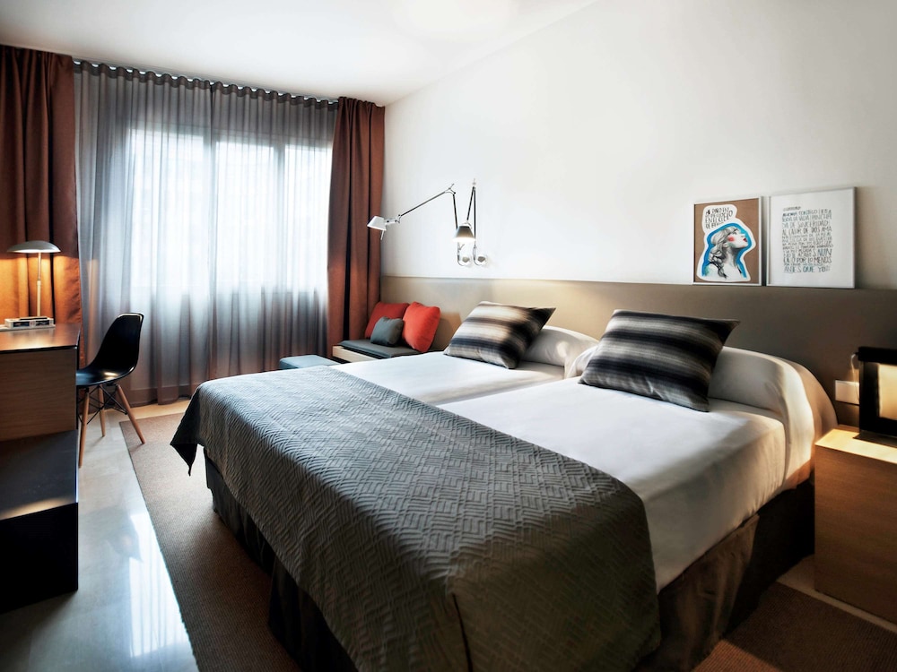 Mercure Barcelona Condor 12/75