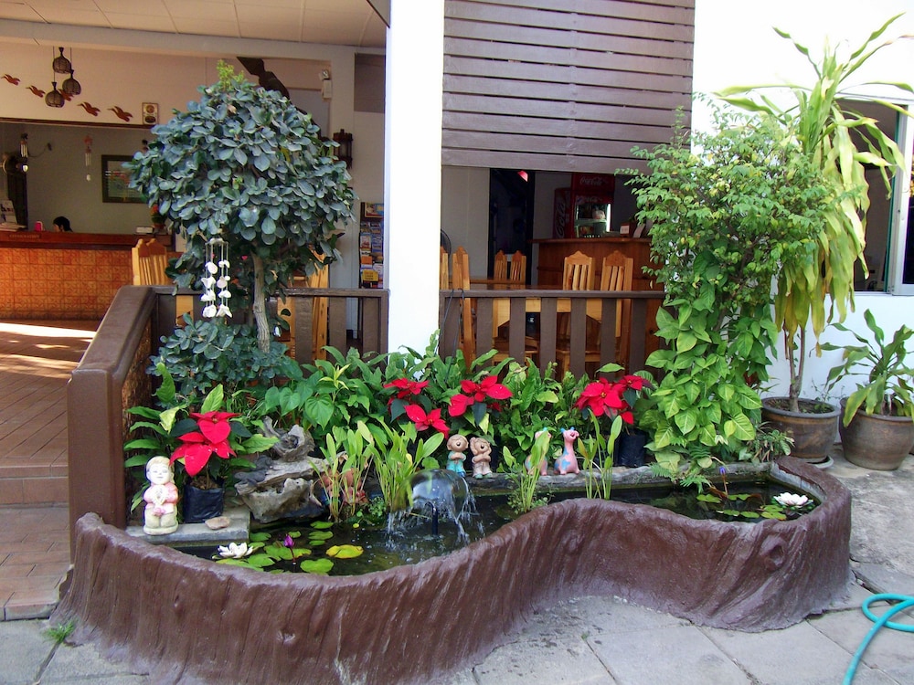Lanna Thai Guest House 12/15