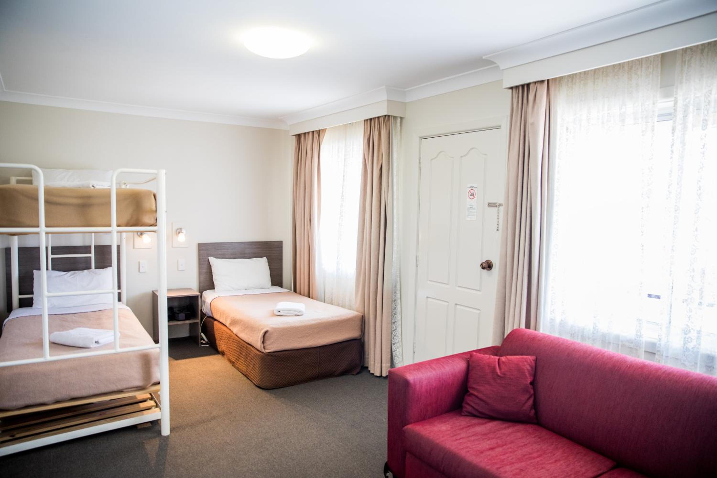 Lilac City Motor Inn 13/44