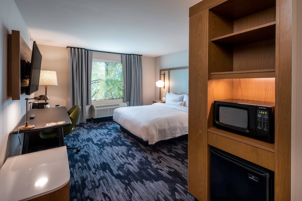 Fairfield Inn Suites Little Rock Airport 8/32