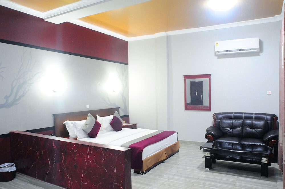 Tomreik Hotel 19/55