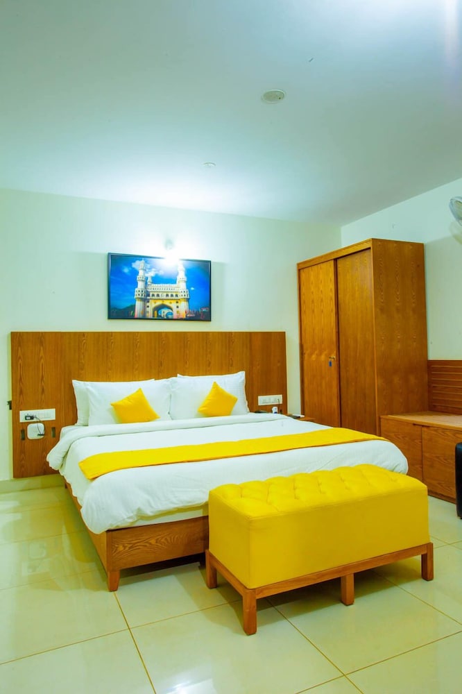 Northern Suites 7/50