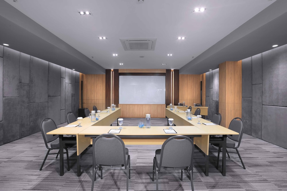 Hotel Neo Puri Indah 35/39