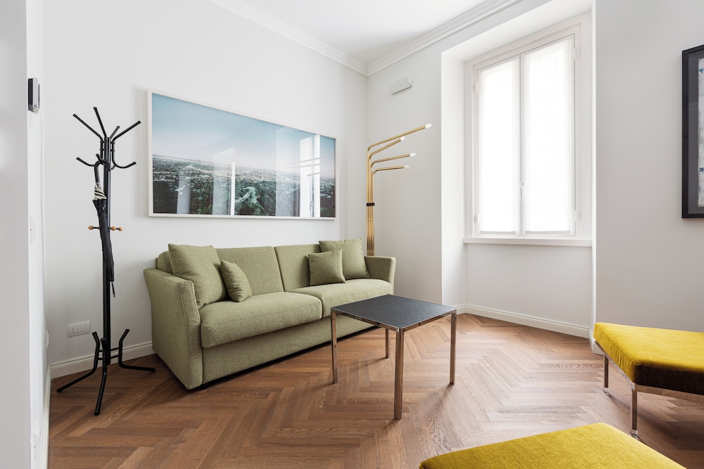 Brera Apartments In San Babila 28/50