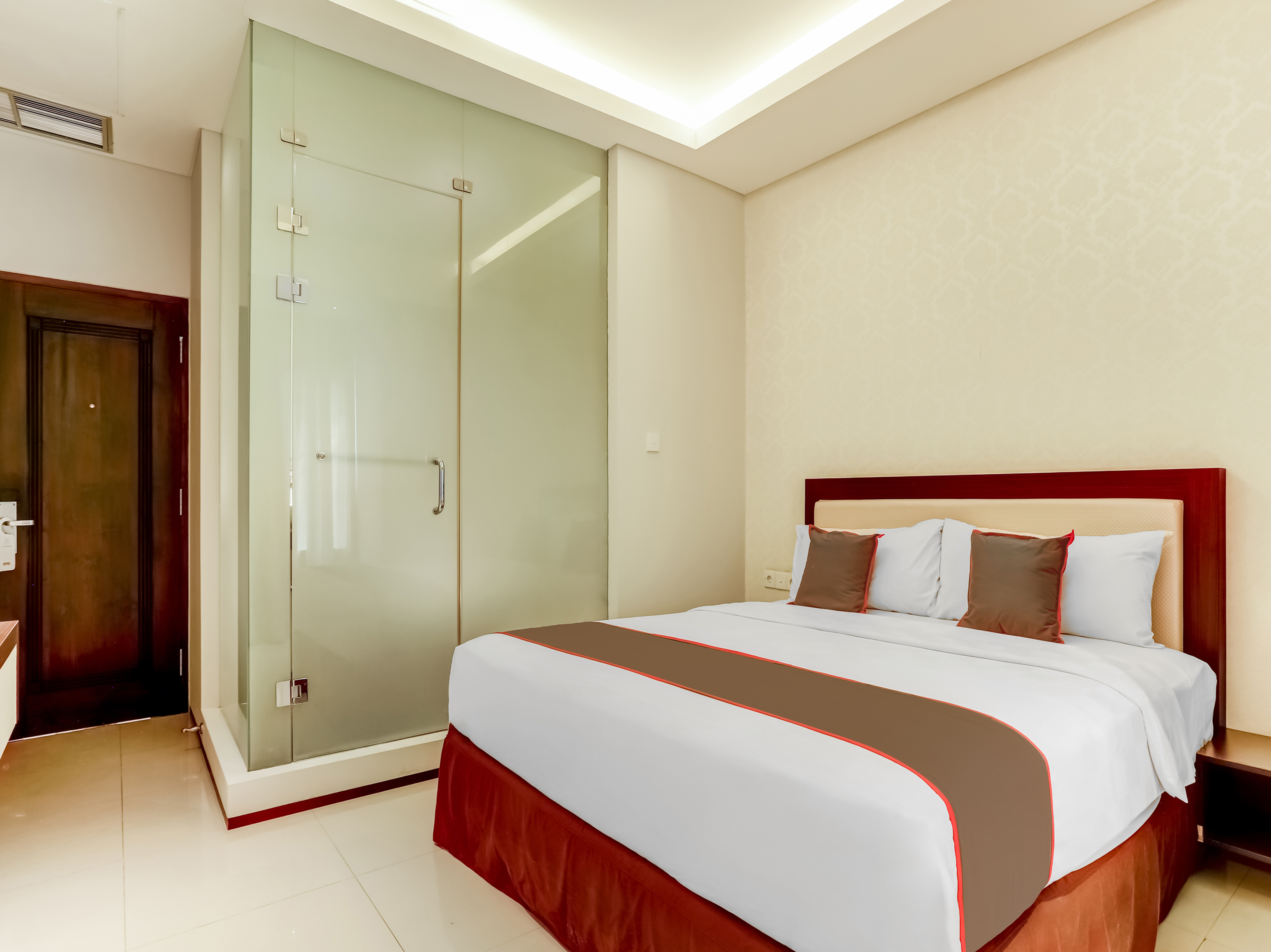 DELUXE, DOUBLE BED