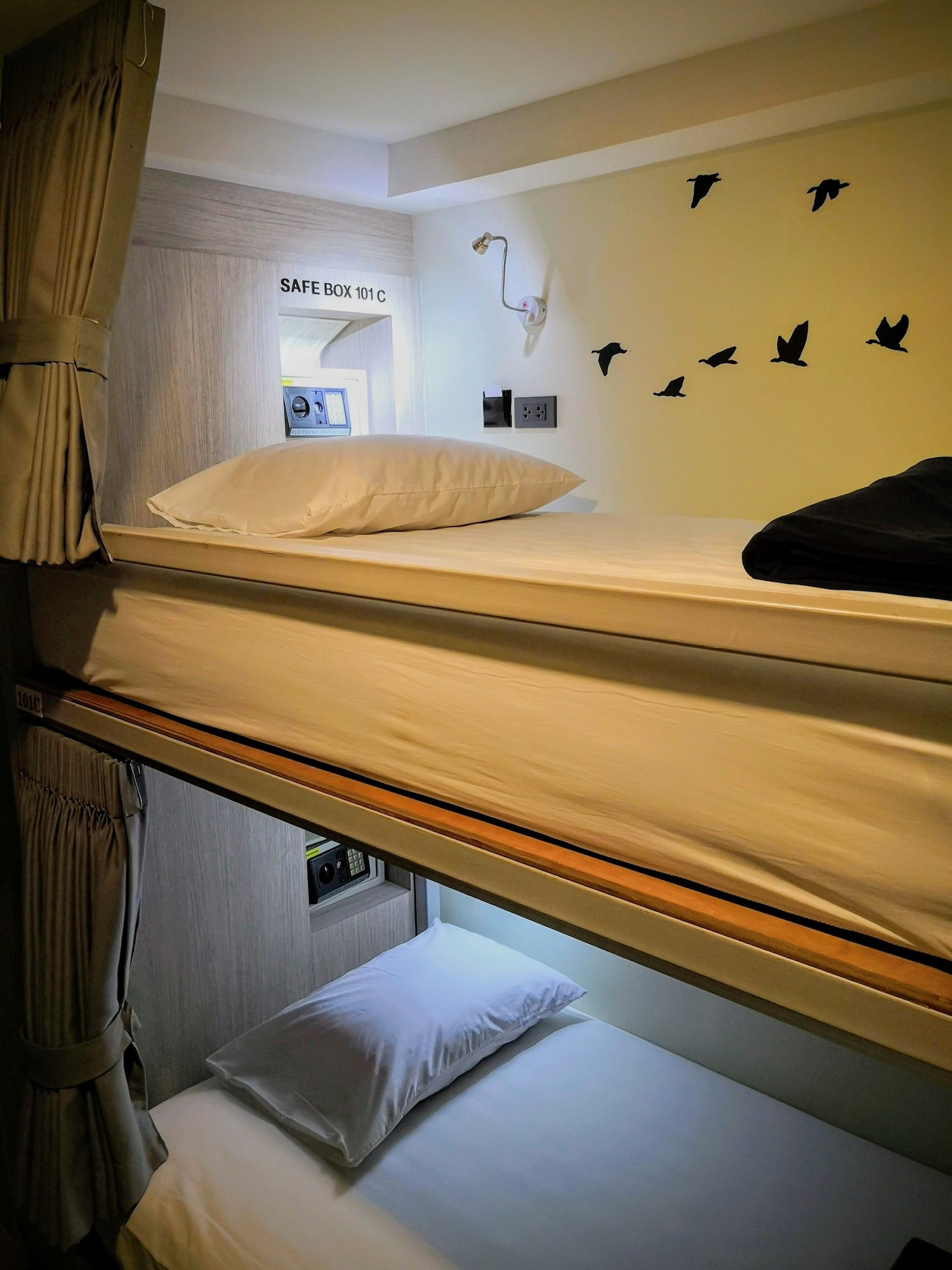 FEMALE DORM, 4 BEDS