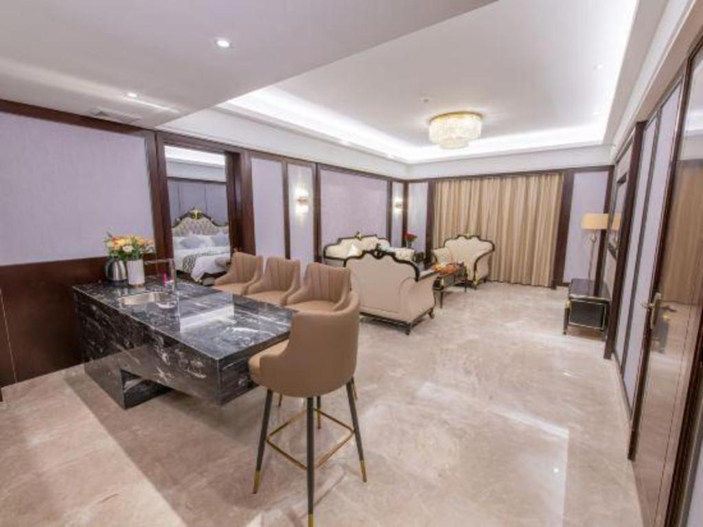 Yucca Hotel 29/49