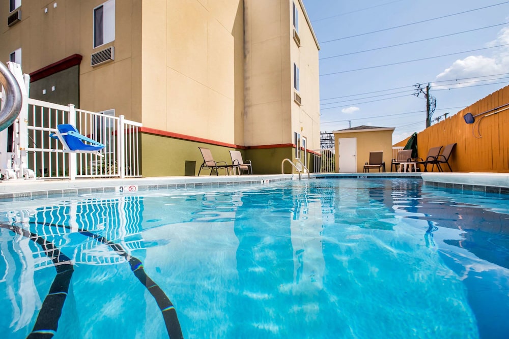Econo Lodge Valdosta Mall Area 3/33