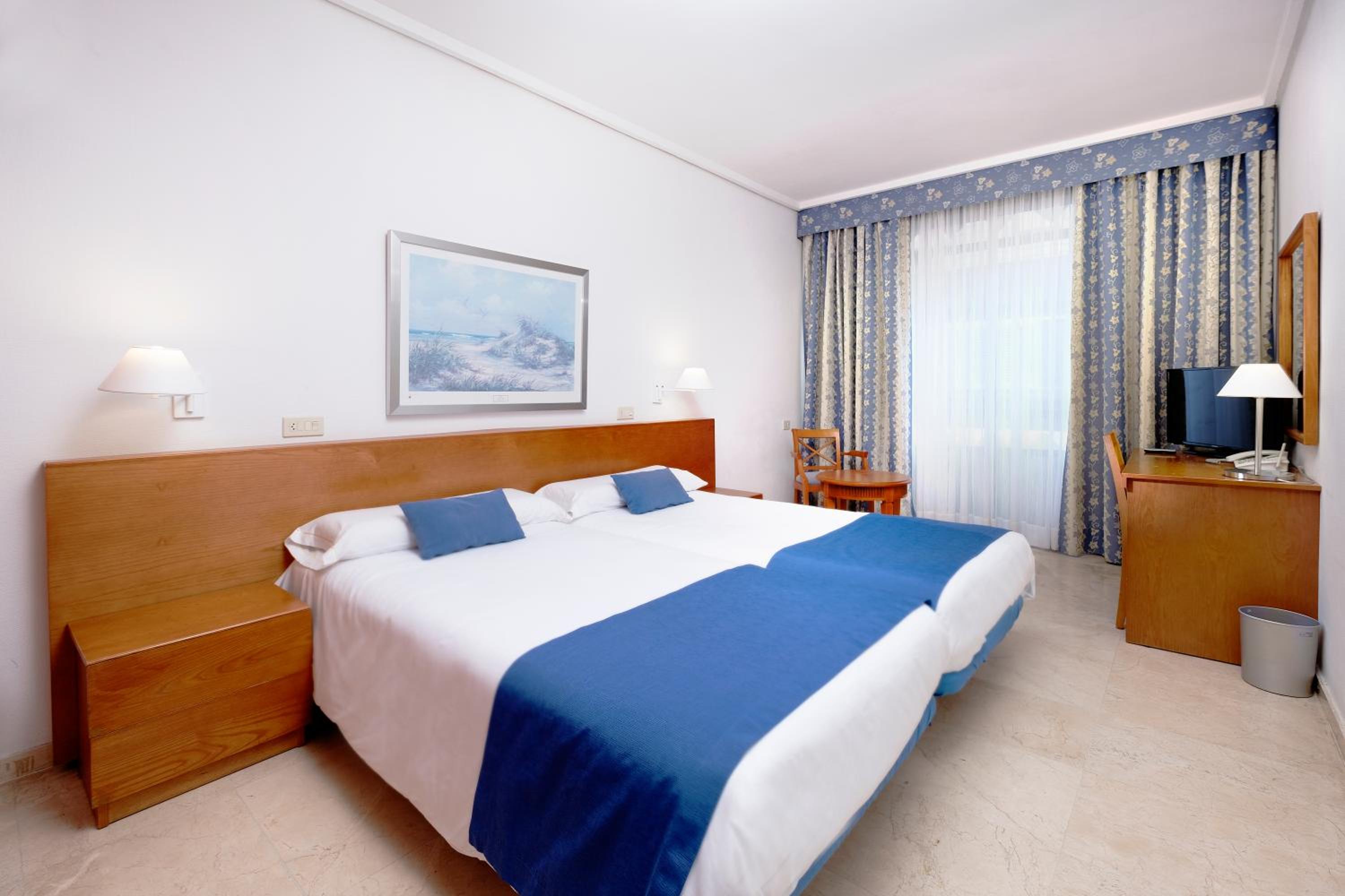 غرفة قياسية بسريرين منفصلين، Concorde Hotel 2/7