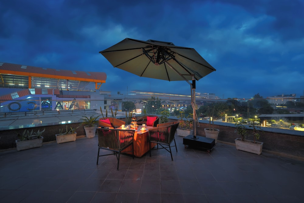 Grand Mercure Agra 47/50