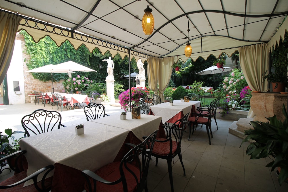 Hotel Palazzo Abadessa 41/50