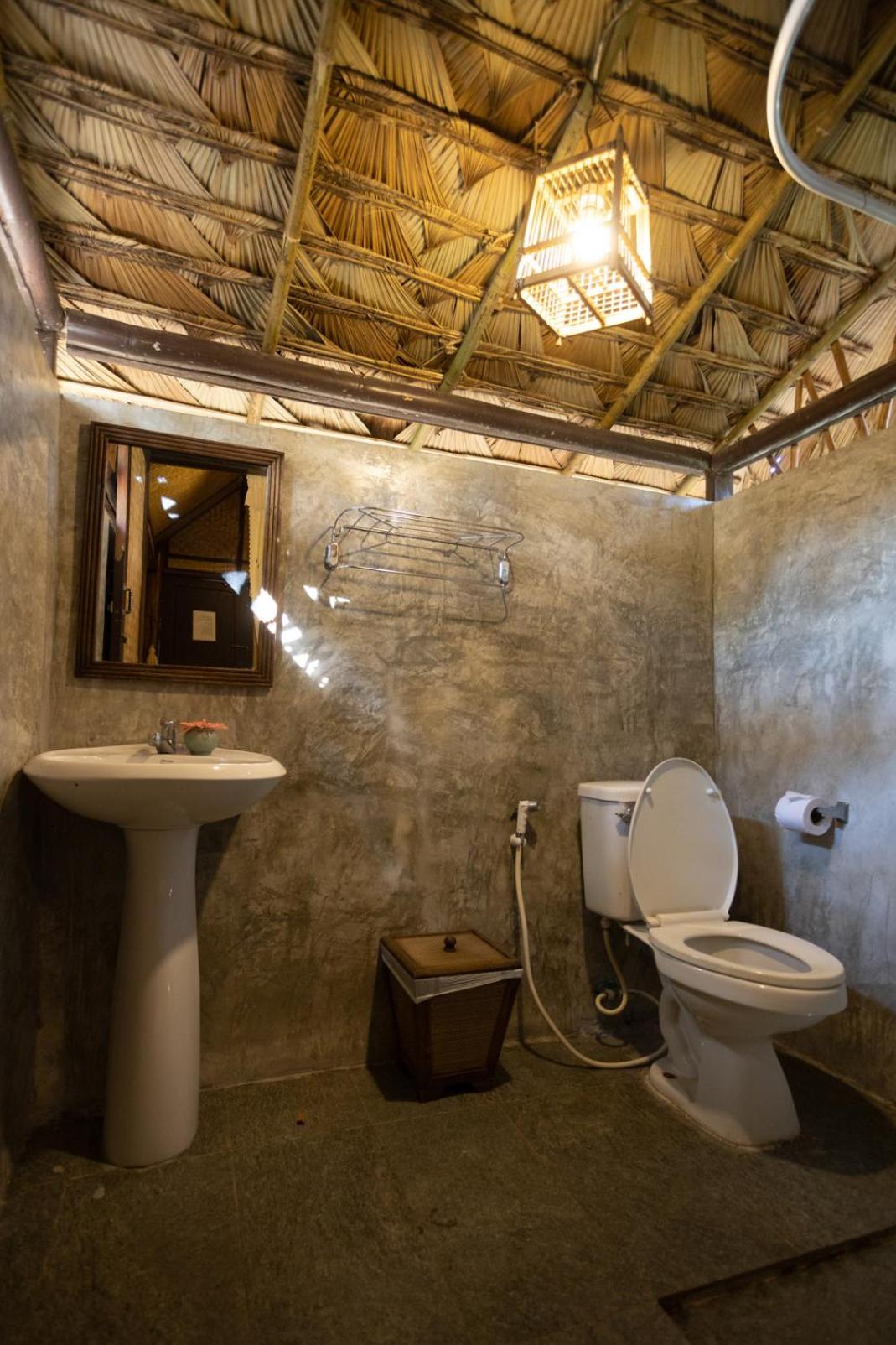 Hut, Forest, Bungalow, Twin Beds، Jirung Health Village 2/2