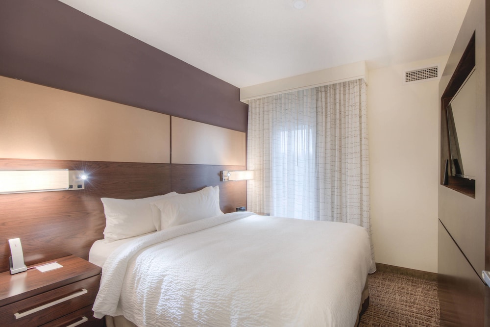 Residence Inn Charlotte Airport 9/40