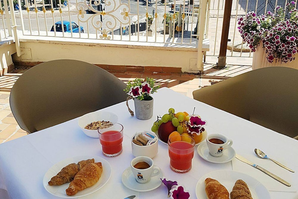 Hotel Sole 50/66