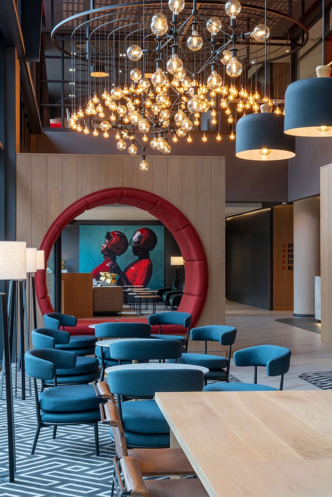 Radisson RED Hotel, Johannesburg Rosebank 45/75