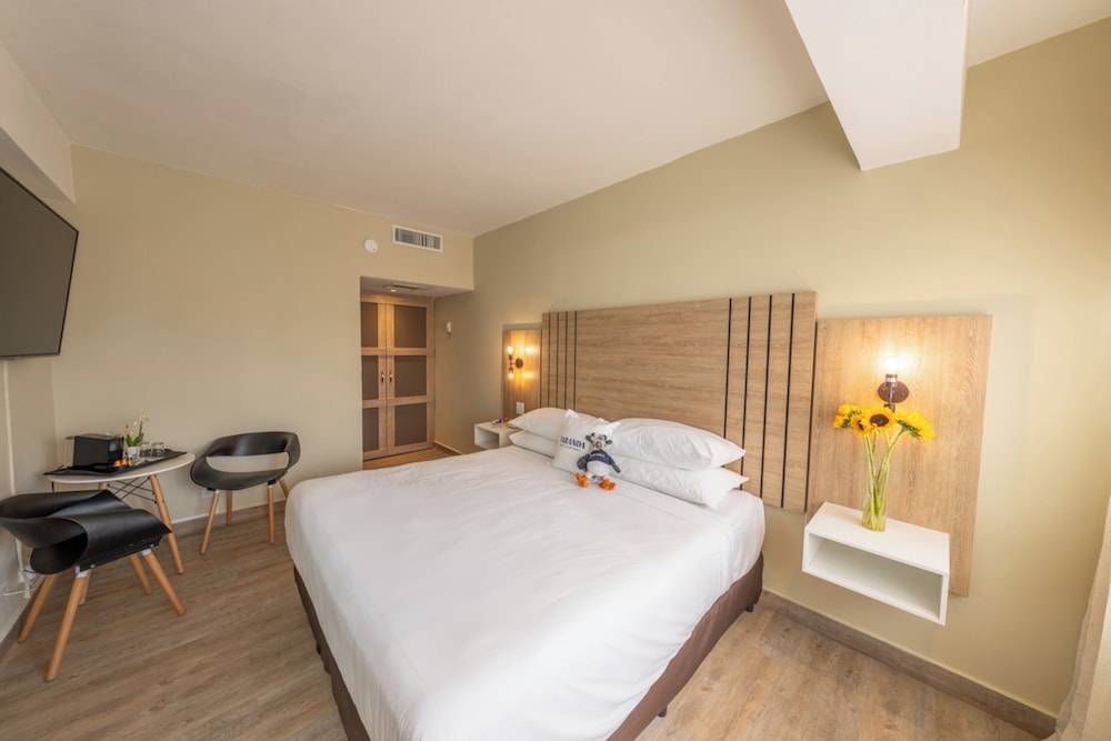 1 Bedroom Suite-King Bed