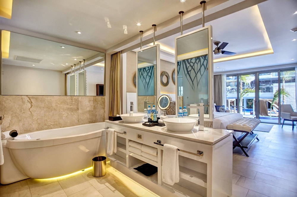 Royalton Riviera Cancun An Autograph Collection All Inclusive Resort Casino 42/66