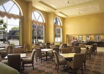 Hampton Inn Schenectady 34/48
