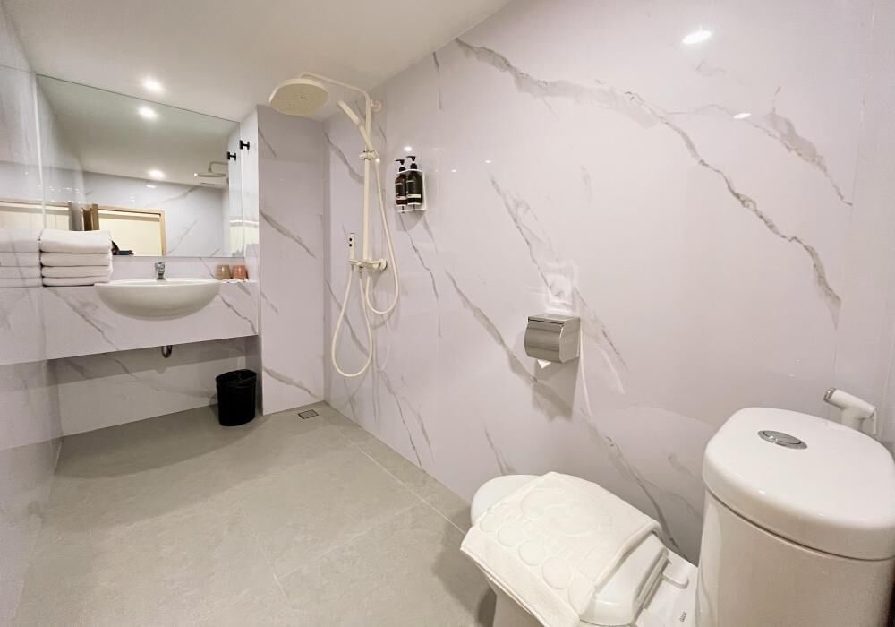 VERSE HOTEL CIREBON 69/72