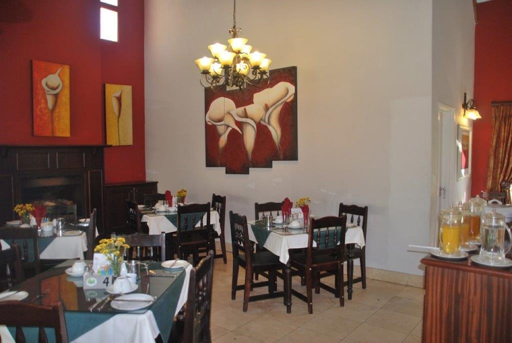 Sunninghill Guest Lodge 19/36
