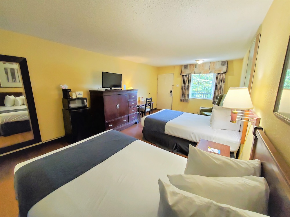 Days Inn by Wyndham Towson 15/29