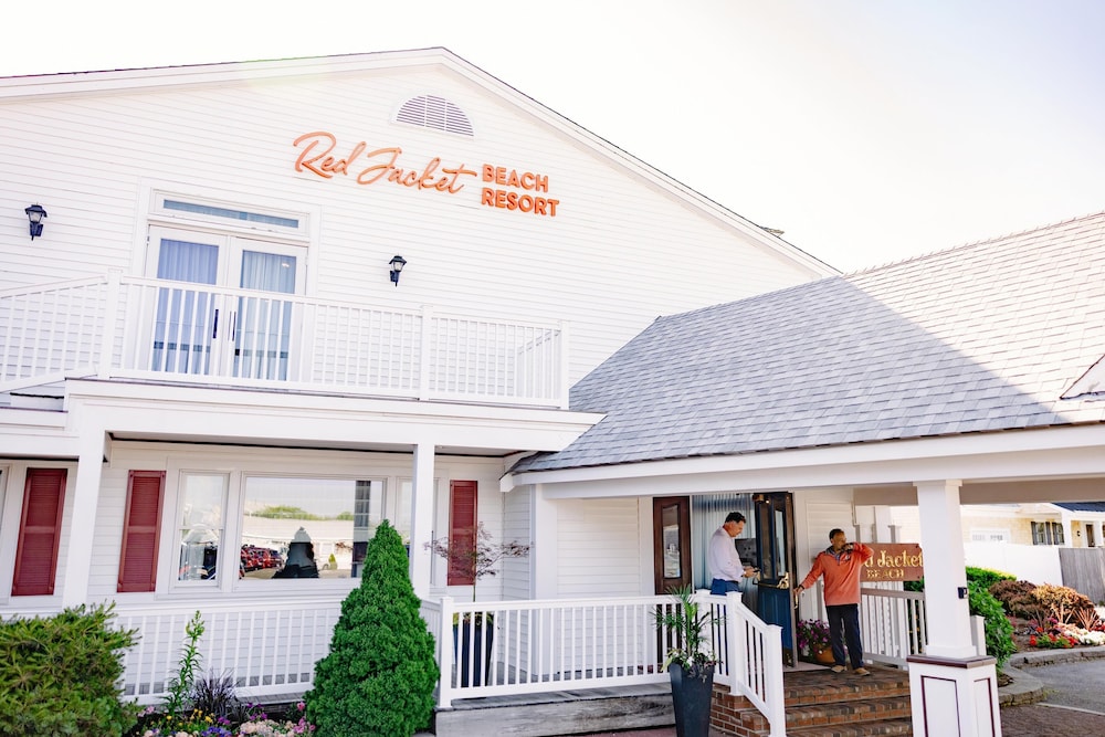 Red Jacket Beach Resort Spa 4/50
