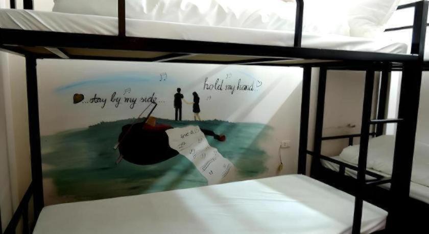 Ha Long Happy Hostel - Adults Only 19/26