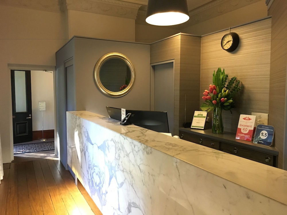 AVONMORE ON THE PARK BOUTIQUE HOTEL 5/39
