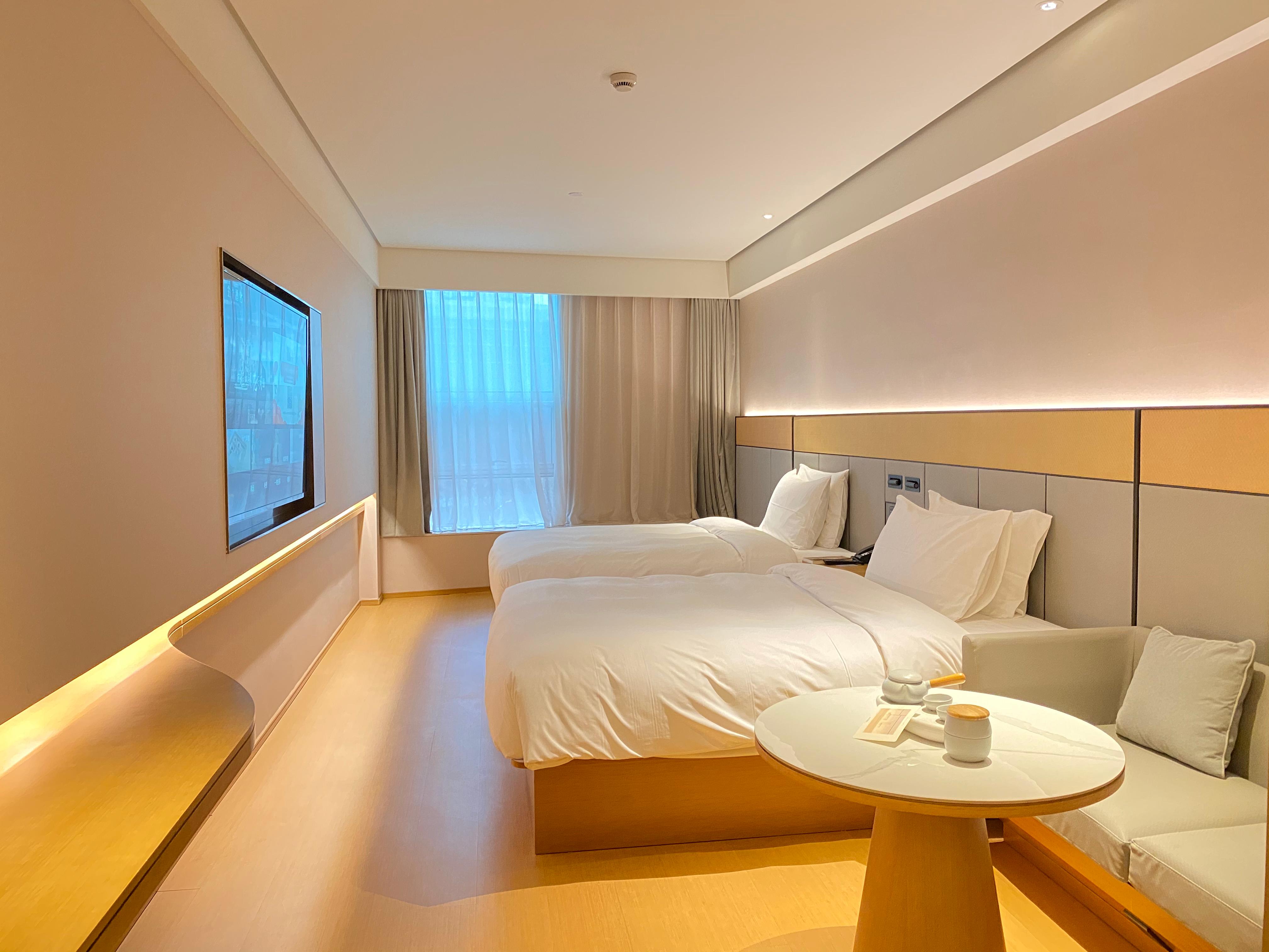 JI Hotel (Shanghai Wuning Road Subway Station) 13/40
