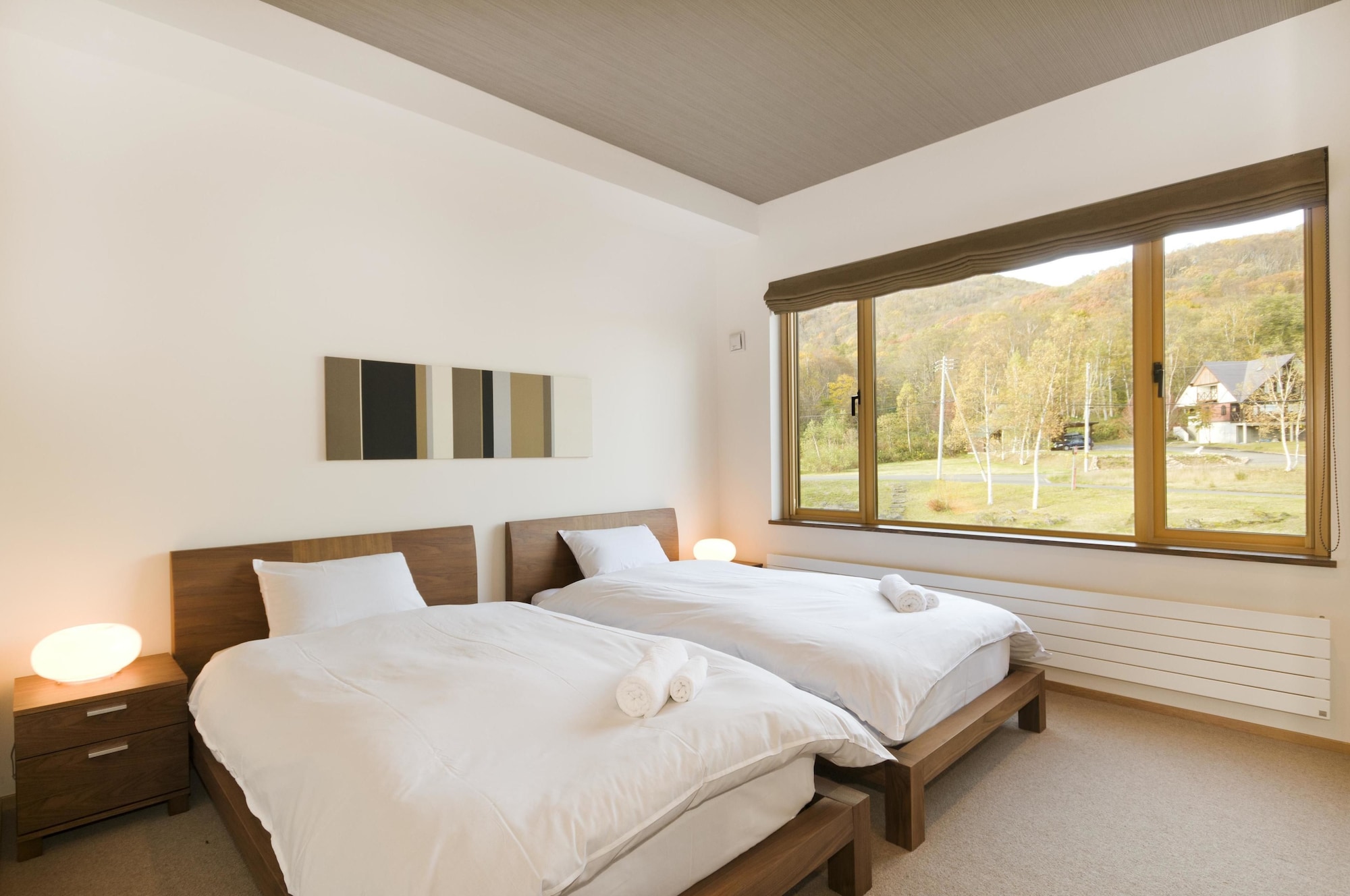 2 BEDROOMS, TOWN HOUSE