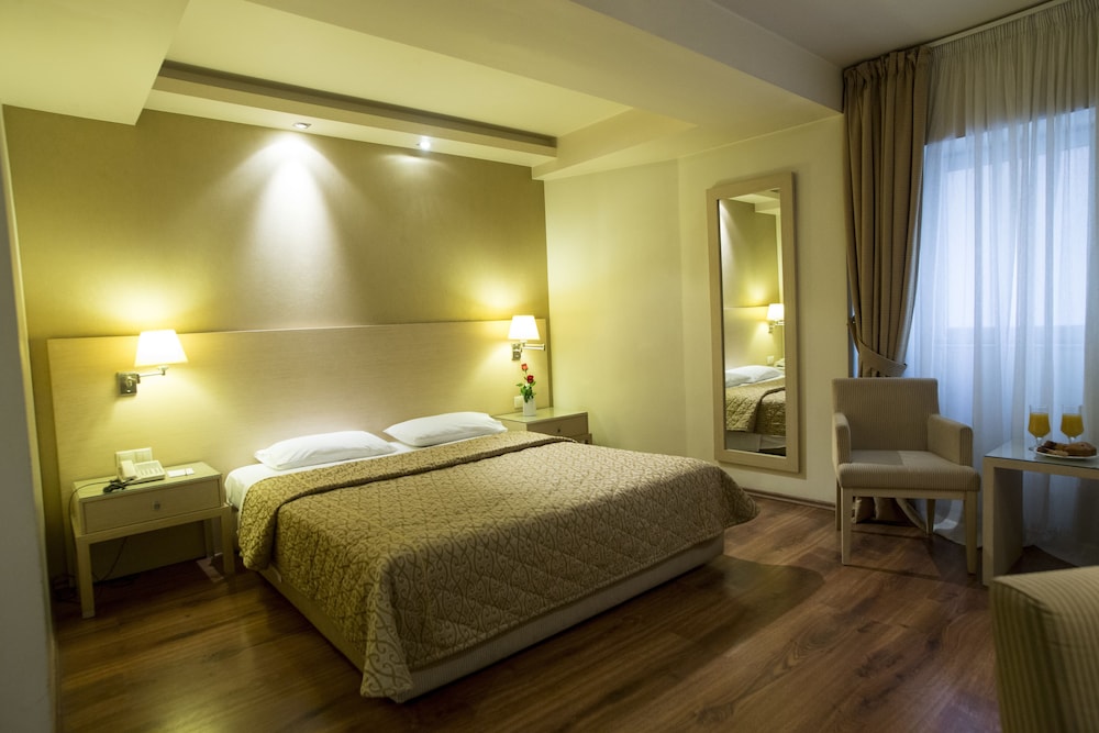 Davitel Tobacco Hotel 7/49