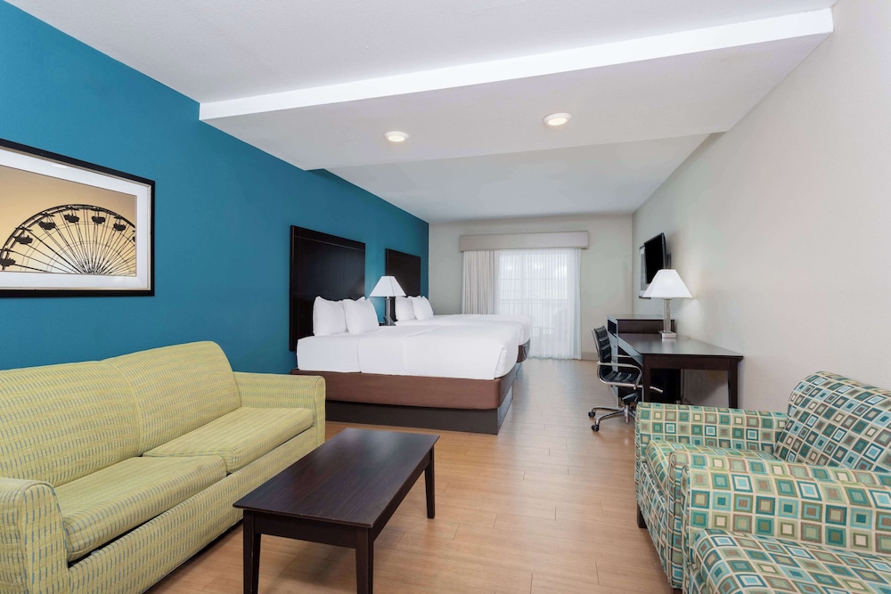 Efficiency, 2 Queen Beds